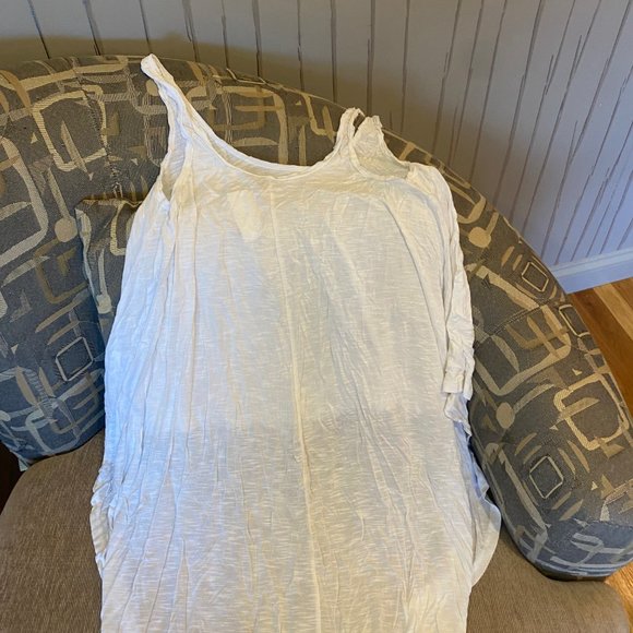 Emma & Sam Flowy White Shirt - Picture 3 of 4